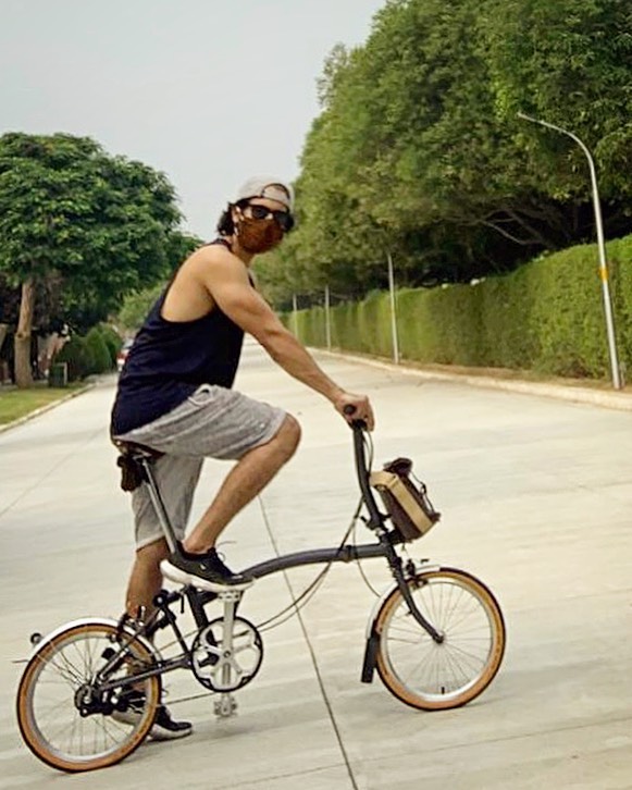 Expensive Bicycles : महंगी साइकिल चलाने का शौक रखते हैं ये सितारे, कीमत जानकर उड़ जाएंगे