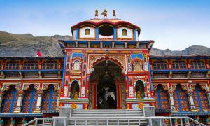 बद्रीनाथ मंदिर में क्यों नहीं बजाया जाता है शंख?? जानिए इसके पीछे की रहस्यमय वजह