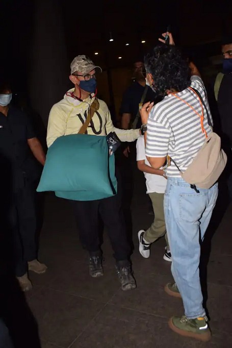 तलाक के बाद भी हर जगह साथ नजर आते हैं आमिर खान-किरण राव-बेटे आजाद भी साथ नजर आए !
