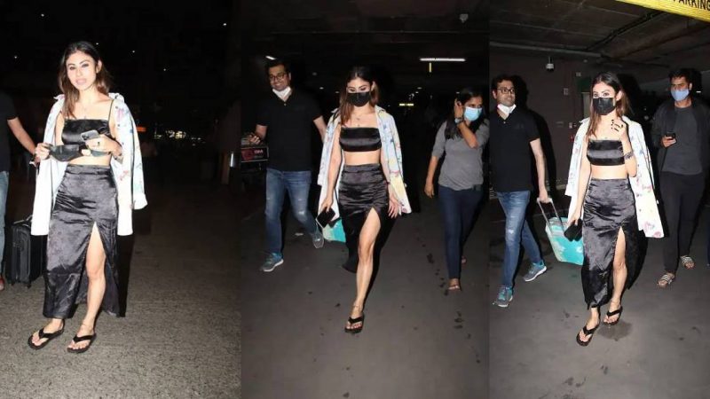 ब्लैक सिजलिंग अंदाज में मुंबई की सड़कों पर देर रात उतरीं मौनी रॉय, बोल्ड ड्रेस के चर्चे चारों तरफ
