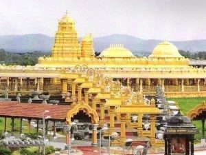 15 हज़ार किलो सोने से बना है ऐ महालक्ष्मी मंदिर, देखे इन मंदिर की तस्वीरें…