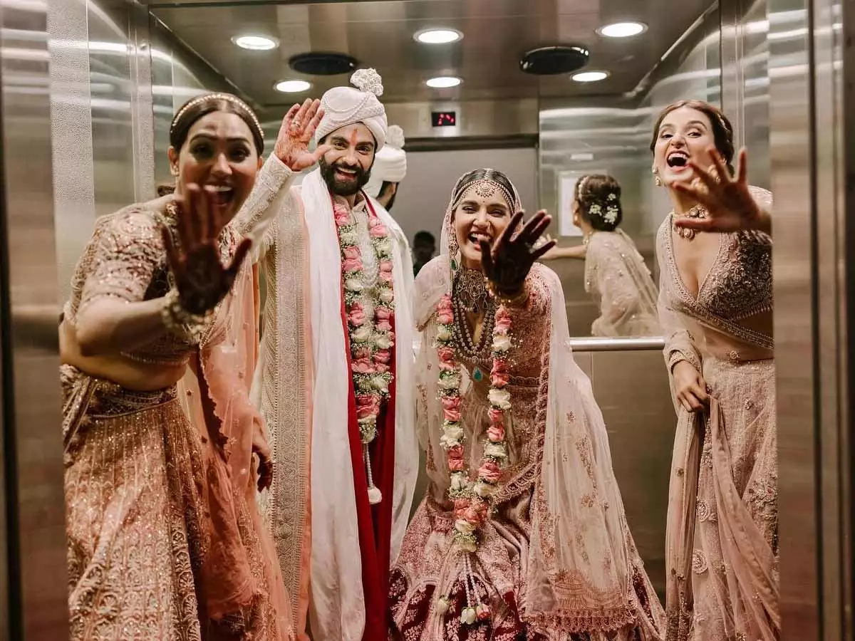 शादी के बंधन में बंधीं Mukti Mohan, दुल्हन के जोड़े में लगीं बेहद Cute दिखी